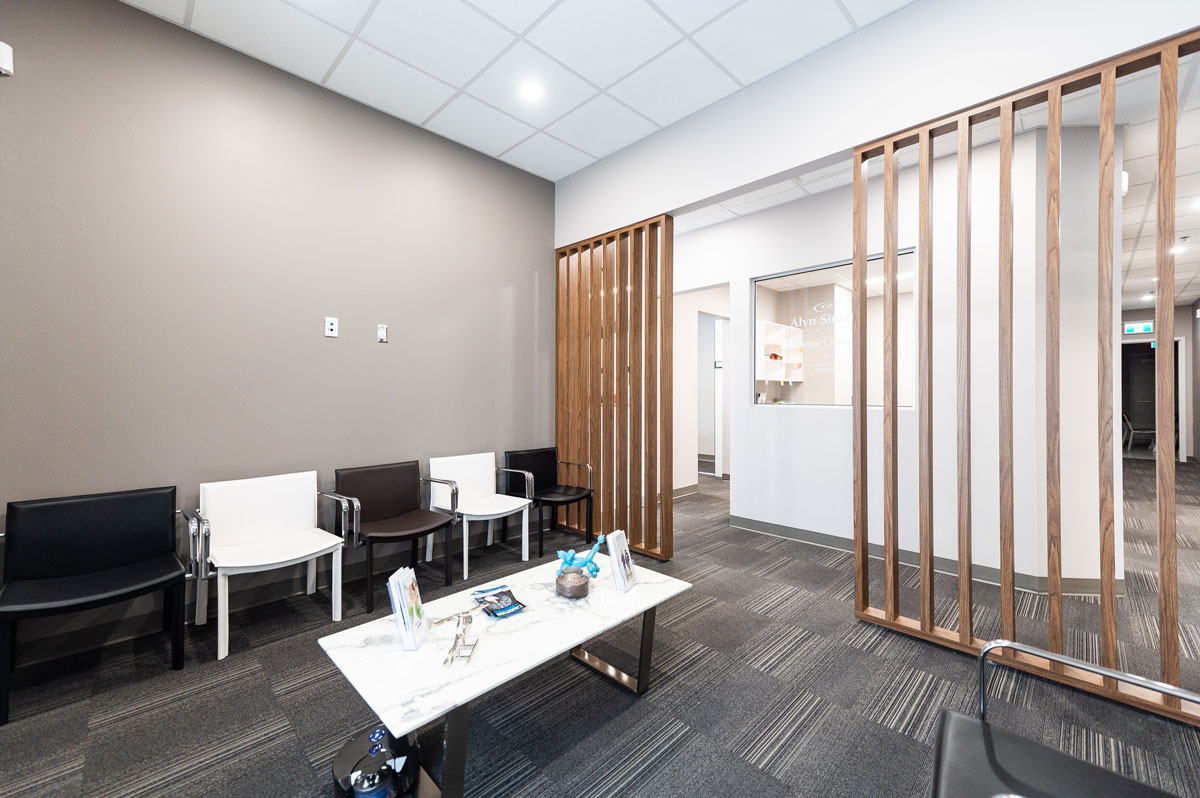 Inside look at the new interior design carried out by our general contractors for Dentwest Dental Clinic in Montreal.