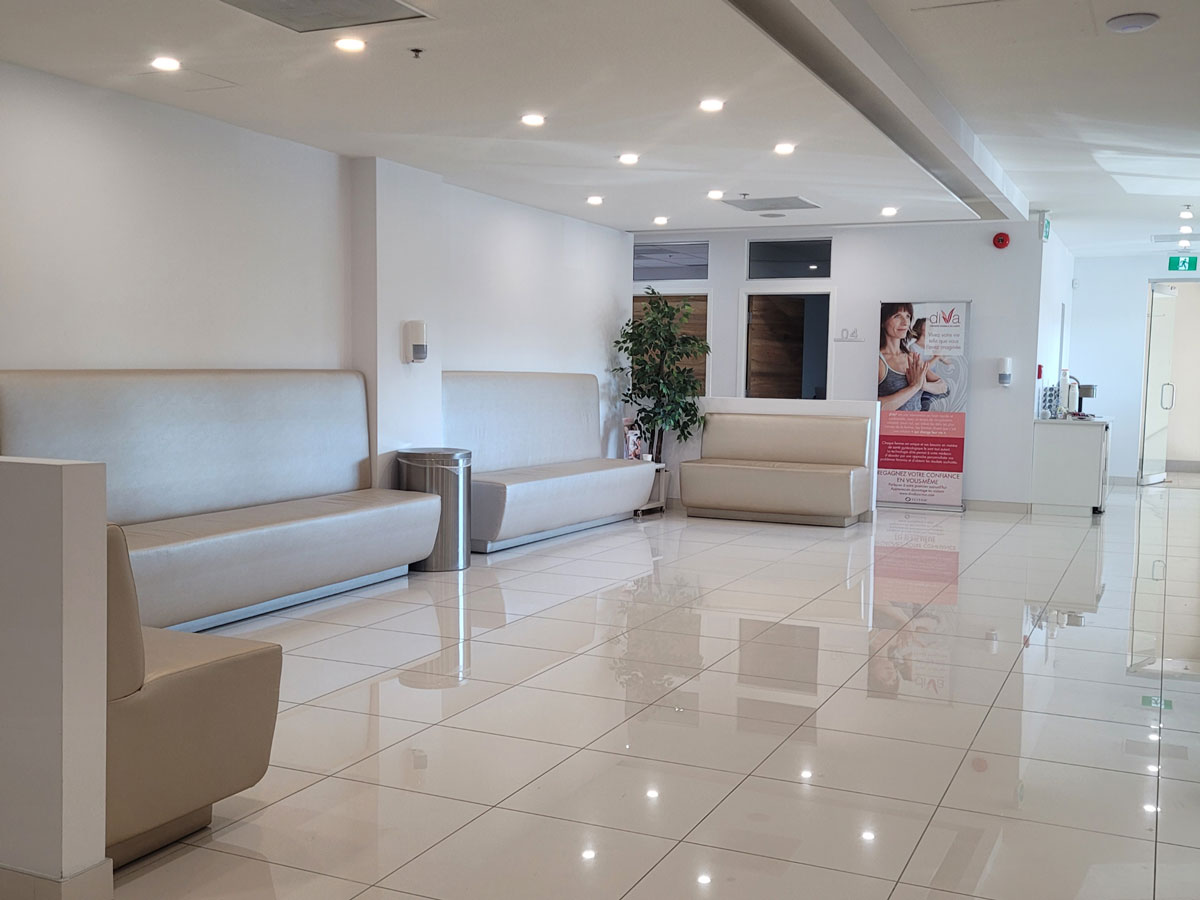 Inside look at ELNA Urology Clinic in Montreal after the office renovation by our general contractor and interior designers.
